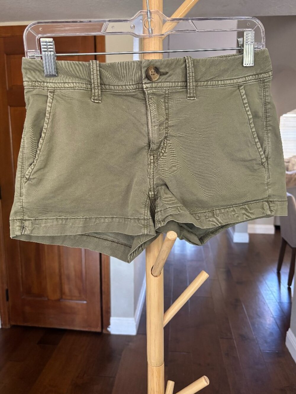 American Eagle Super Stretch Olive Micro Chino Shorts Size 2 Army Green 2.5" Ins